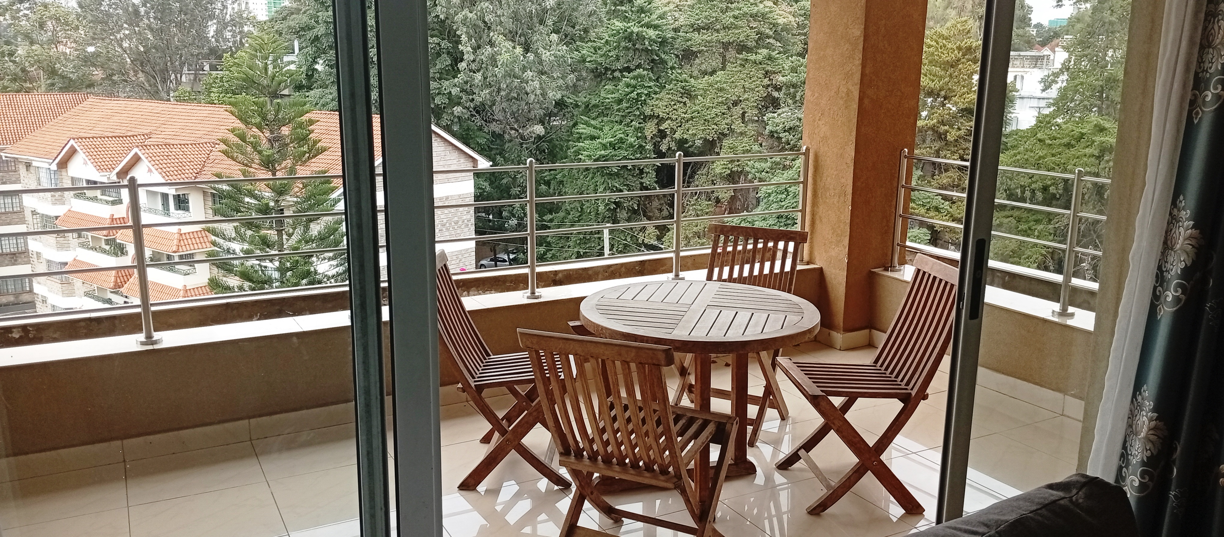 To Let In Riverside drive 3Bedrooms Furnished